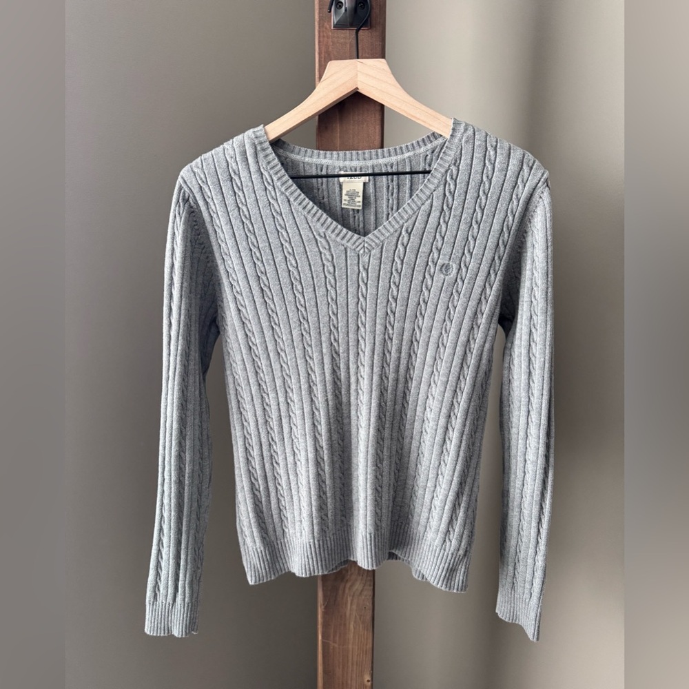 IZOD Gray Cable Knit V-Neck Sweater Women’s Large EUC Quality & Heavyweight